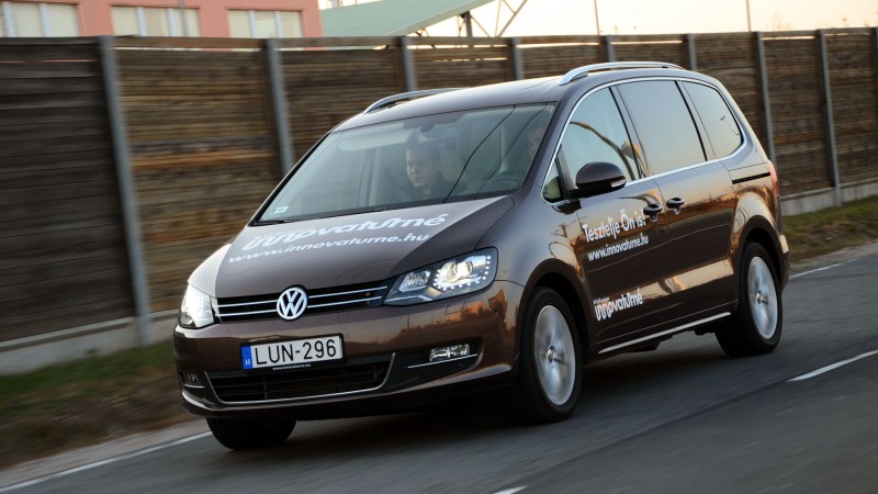Családi teleport - Volkswagen Sharan 2.0 TDI (170) DSG menetpróba