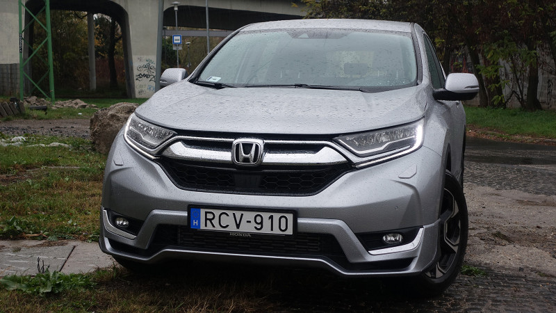 Az ötödik CR-V generáció (is) nagyon jó autó lett